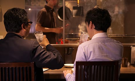 飲み会シーン